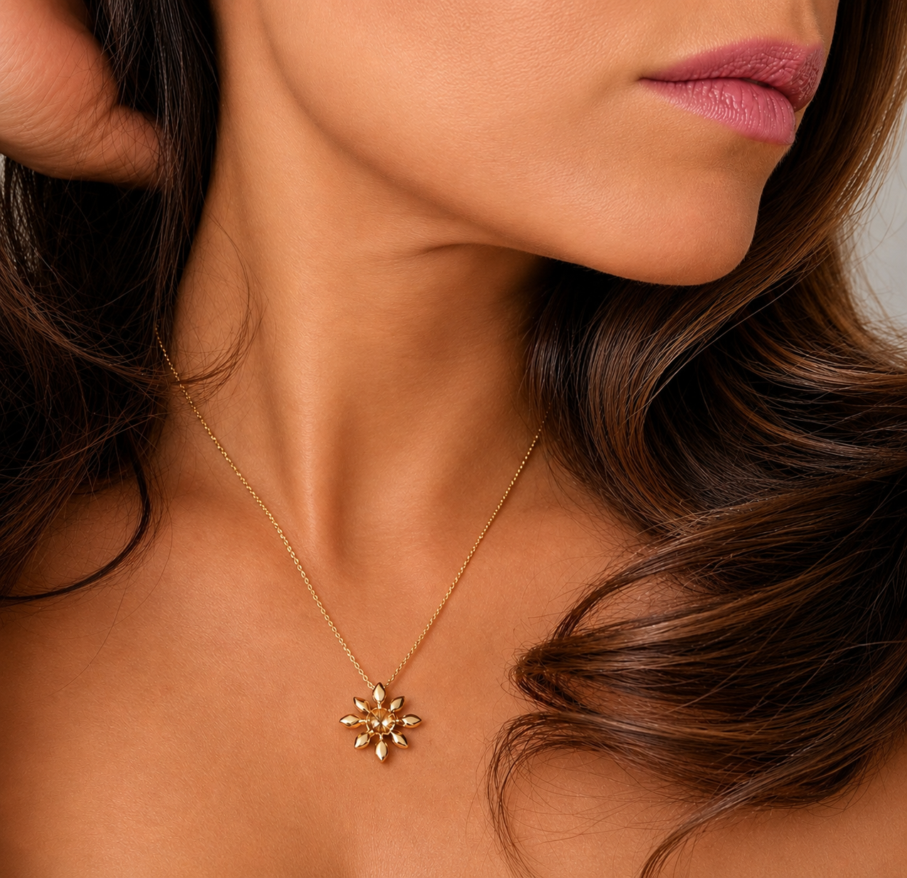 RAJ FLOWER PENDANT