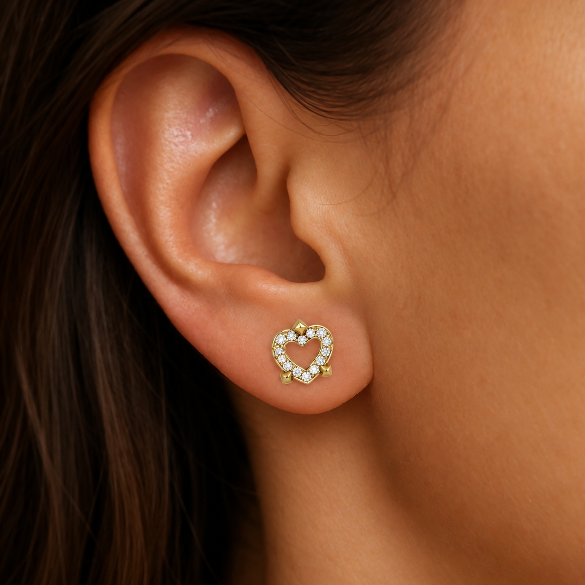 Vajra Pyramid Diamond Stud