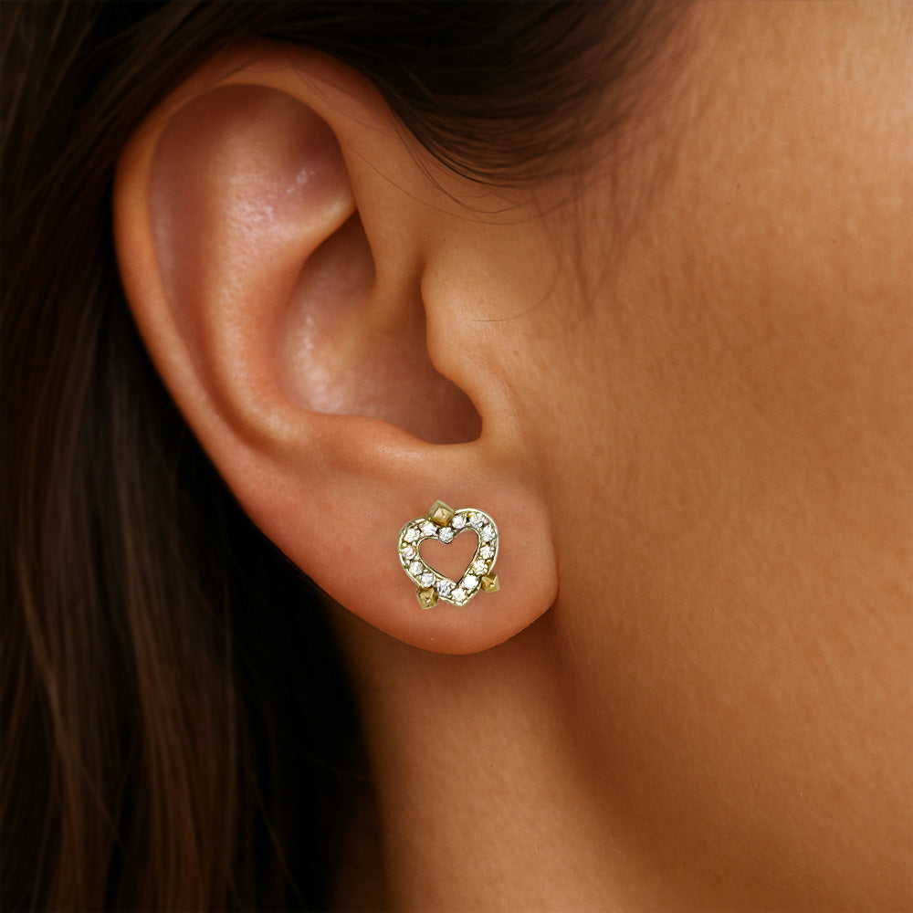 Vajra Pyramid Diamond Stud
